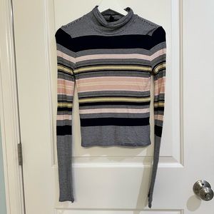 Long sleeve ribbed mock neck tee